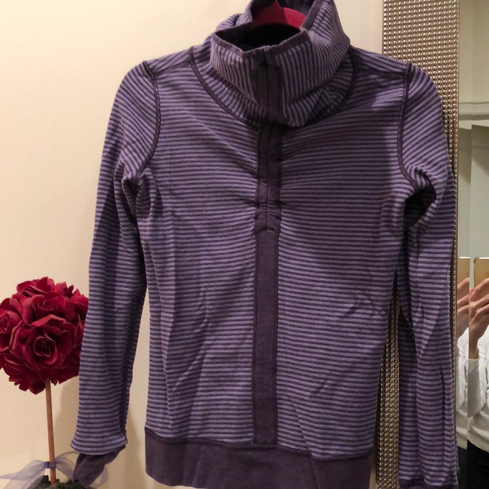 Lululemon Reversible Pullover, Size 4 - image 2